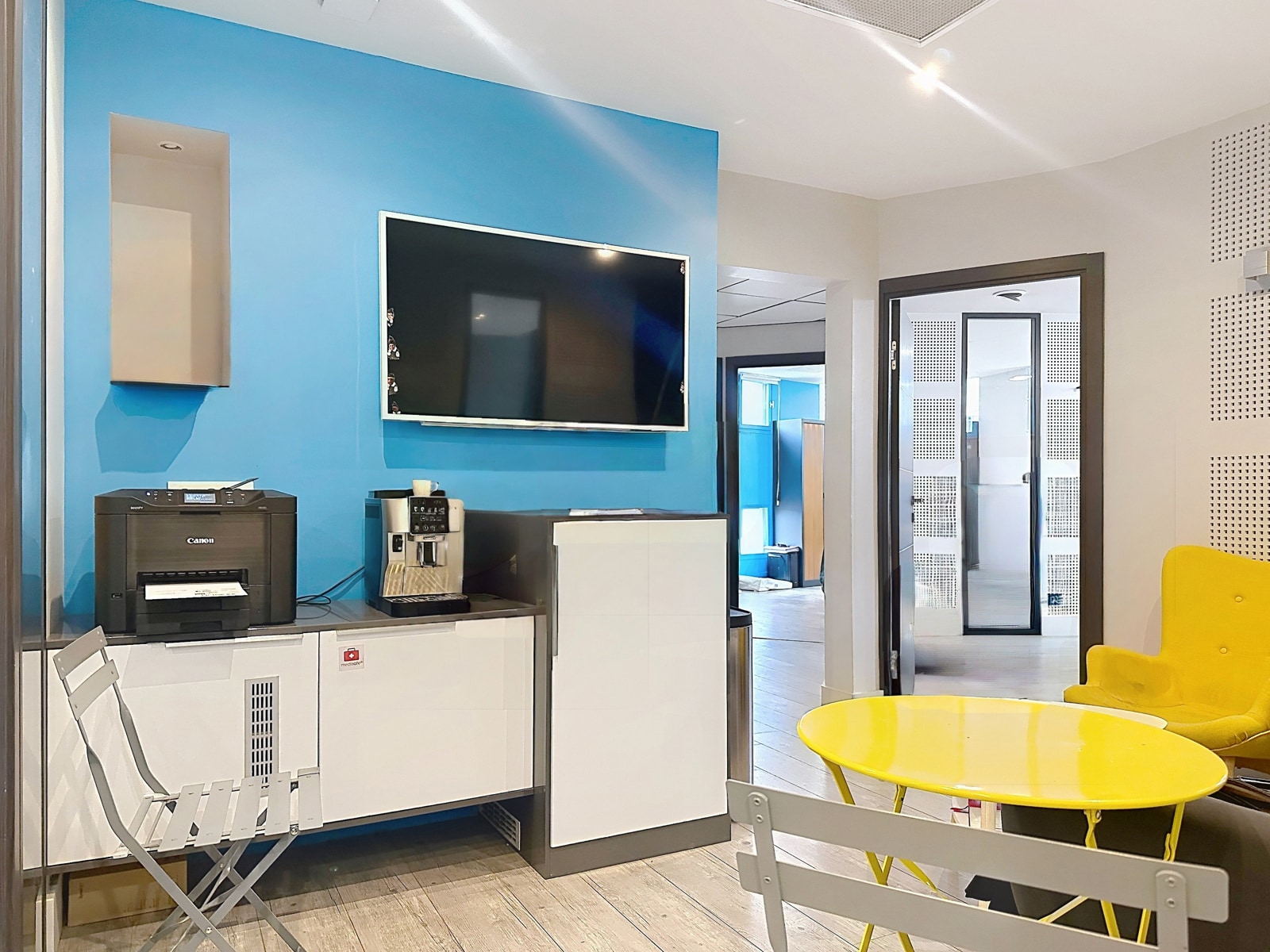Office in Avignon for sale Building Photo- Image 1 of 6
