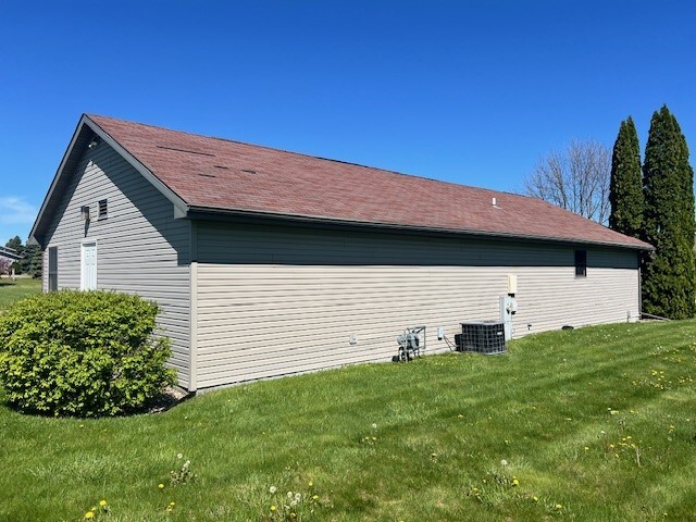 601 E Clark St, Brandon, WI à vendre - Photo du bâtiment - Image 3 de 10
