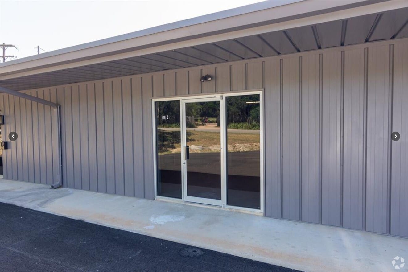 691 La Buena Vista Dr, Wimberley, TX à louer Photo du bâtiment- Image 1 de 5