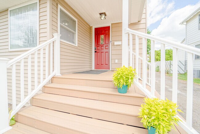 Plus de détails pour 7 Short/Mid-Term Rental Properties – Spécialité à vendre, Johnson City, NY