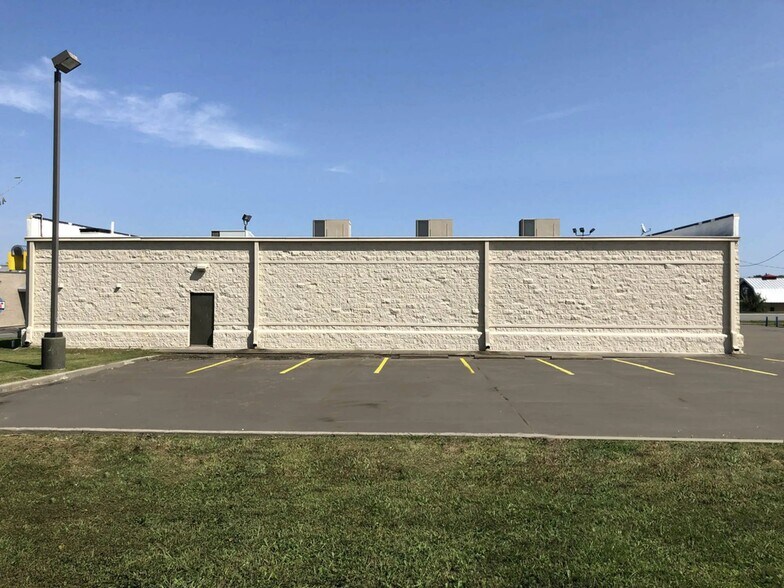 1714 S National Ave, Fort Scott, KS à louer - Photo du bâtiment - Image 3 de 4
