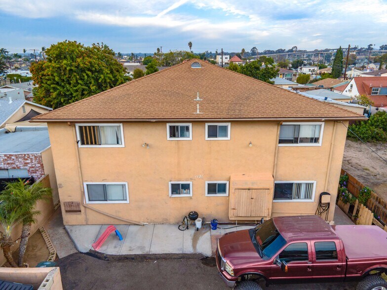 1121 E 6th St, National City, CA à vendre - Photo du bâtiment - Image 3 de 23