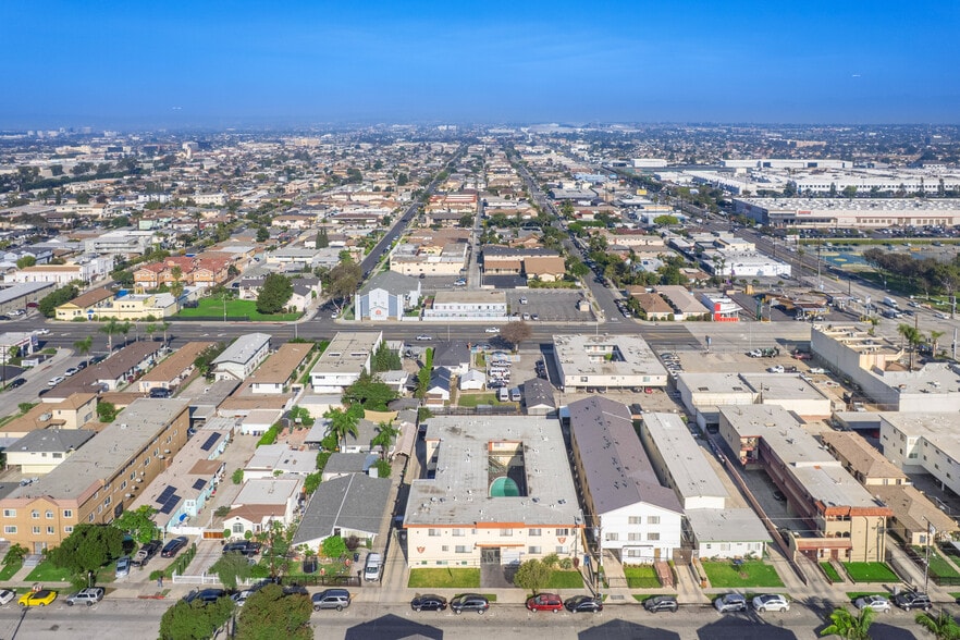 4055 W 129th St, Hawthorne, CA for sale - Building Photo - Image 2 of 14