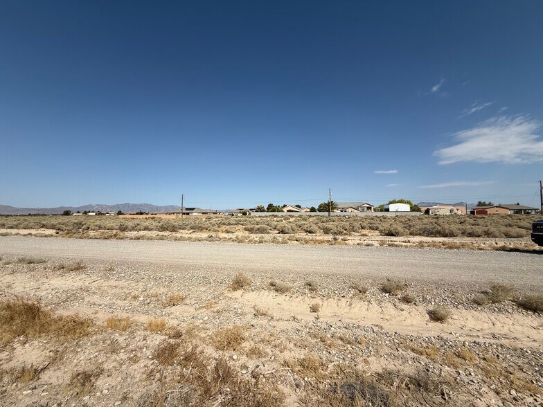 2480 Sycamore Ave, Pahrump, NV à vendre - Autre - Image 2 de 7