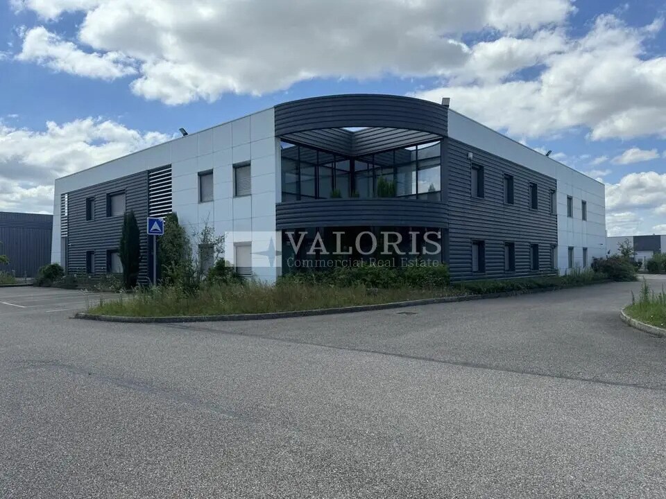 Flex in Saint-Priest for lease Building Photo- Image 1 of 8