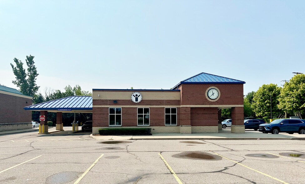 48800-48884 Romeo Plank Rd, Macomb, MI à louer - Photo du bâtiment - Image 2 de 6