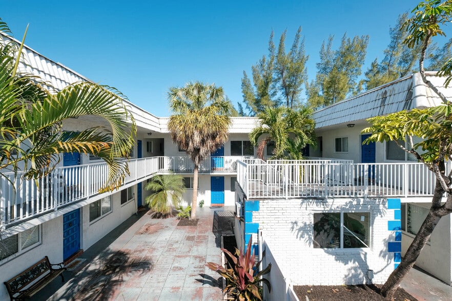 999 W Prospect Rd, Oakland Park, FL à vendre - Photo du bâtiment - Image 2 de 78