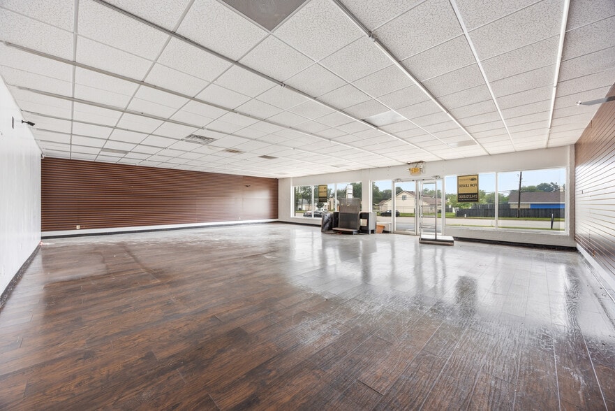 1320-1326 Bedford Rd, Bedford, TX for lease - Building Photo - Image 3 of 14