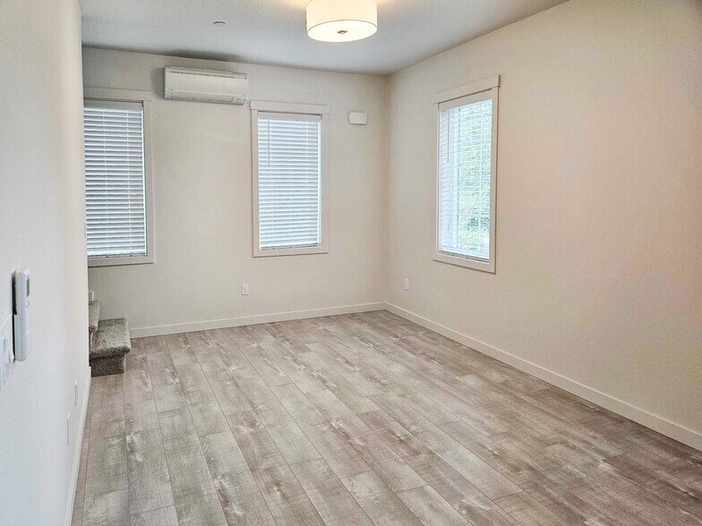 2195 Audubon Ave SE, Salem, OR à vendre - Photo intérieure - Image 3 de 18