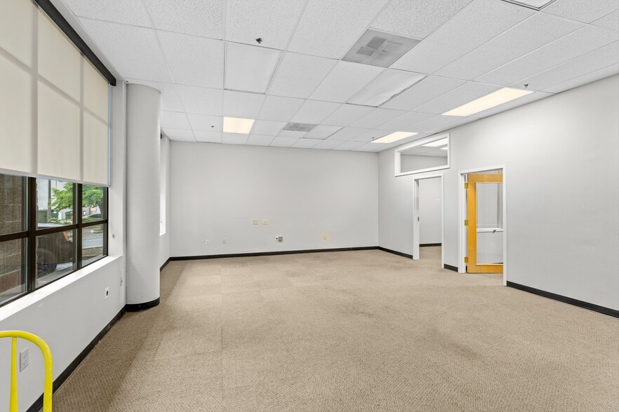 2030 NE Martin Luther King Jr Blvd, Portland, OR for lease - Building Photo - Image 3 of 40
