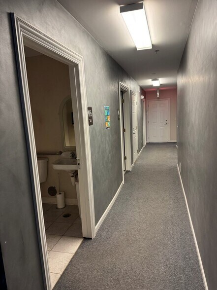 2000 W Main St, St Charles, IL à louer - Photo du bâtiment - Image 3 de 27