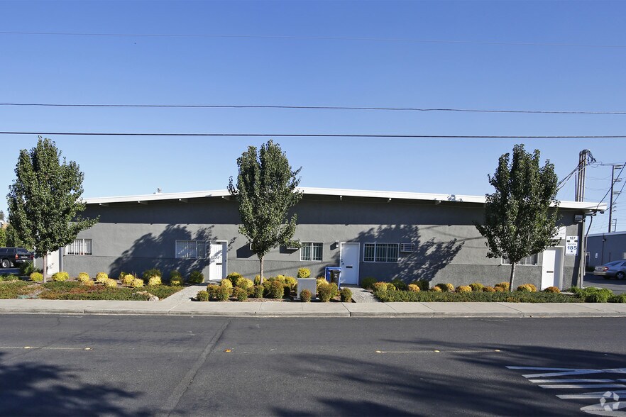 181-187 Mayhew Way, Pleasant Hill, CA à louer - Photo du bâtiment - Image 3 de 3