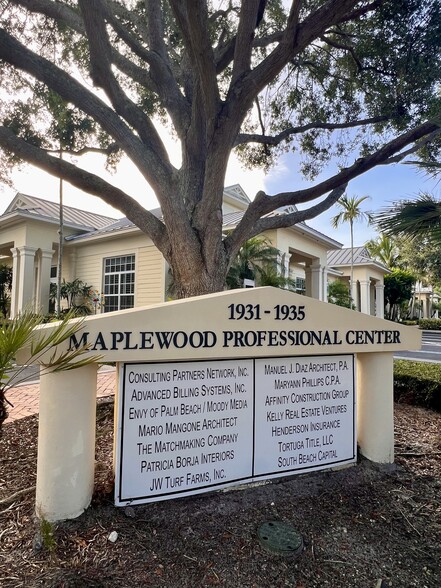 1935 Commerce Ln, Jupiter, FL for sale - Building Photo - Image 3 of 9