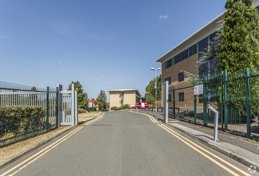 Progress Way, Manchester for lease - Building Photo - Image 2 of 3