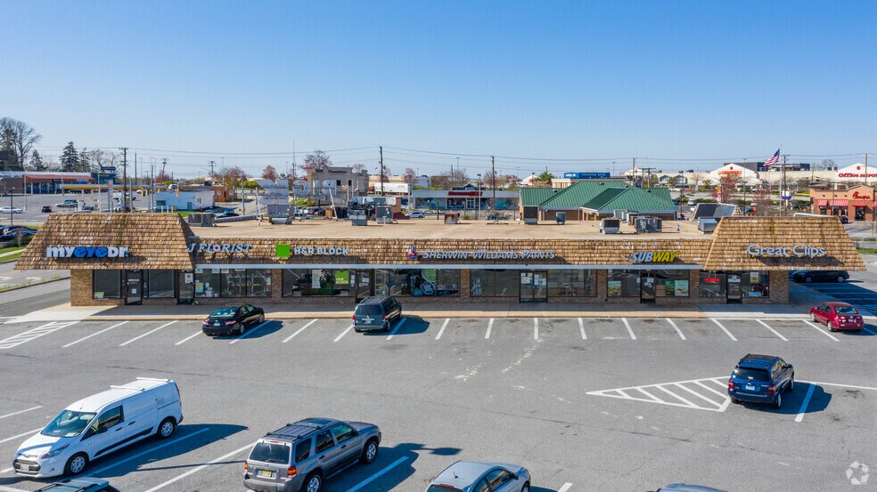 8818-8842 Waltham Woods Rd, Baltimore, MD à louer - Photo du bâtiment - Image 3 de 3