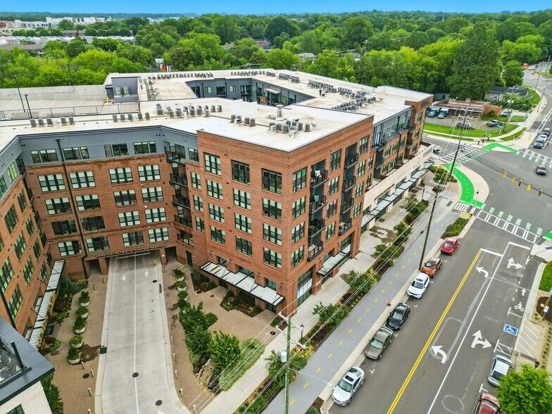 515 Jordan Pl, Charlotte, NC à louer - Photo du bâtiment - Image 3 de 6