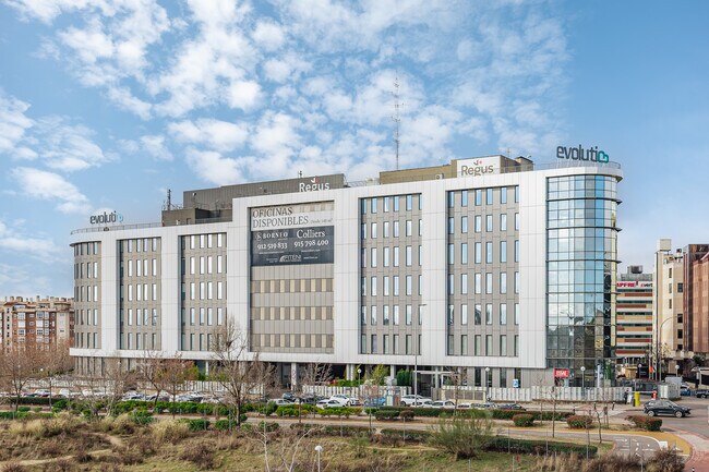 Plus de détails pour Calle Isabel Colbrand, 6-8, Madrid - Coworking à louer