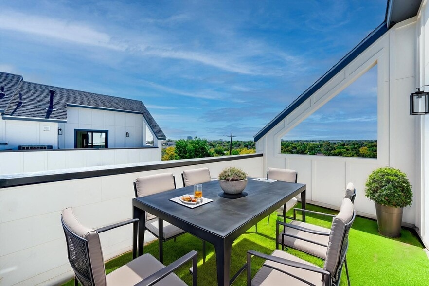 512 N Lancaster Ave, Dallas, TX for sale - Building Photo - Image 2 of 35