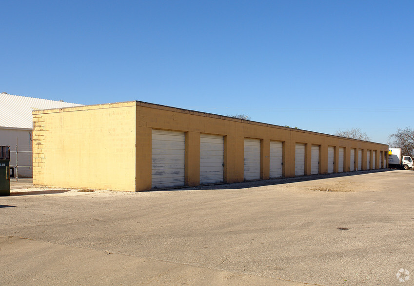 7337 Caribou St, San Antonio, TX for lease - Building Photo - Image 1 of 1