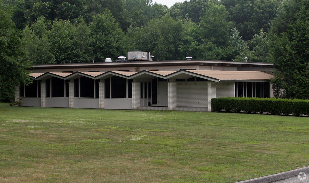 271 Jenckes Hill Rd, Lincoln, RI for sale - Primary Photo - Image 1 of 7