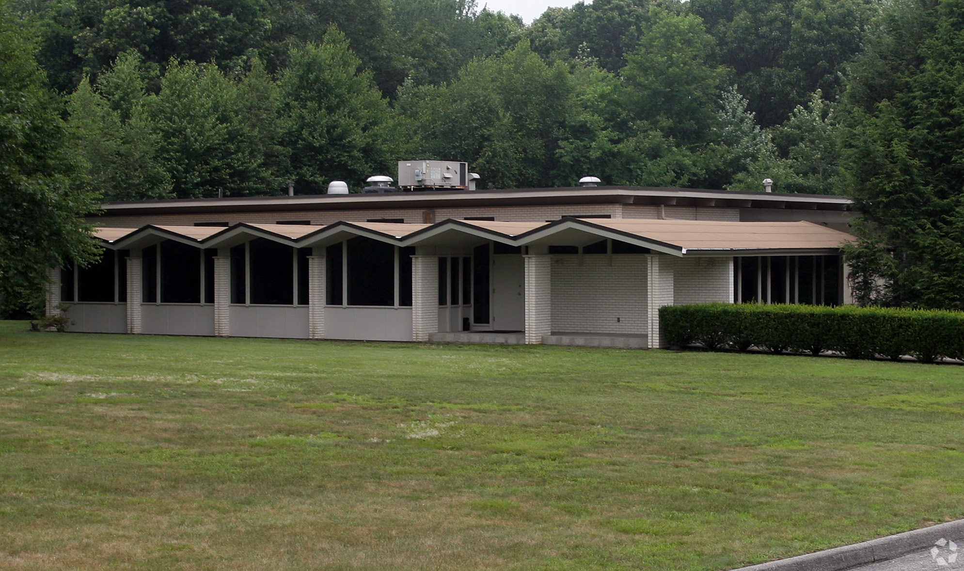 271 Jenckes Hill Rd, Lincoln, RI for sale Primary Photo- Image 1 of 8