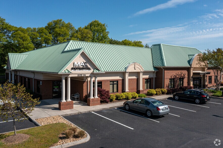 11201 W Point Dr, Knoxville, TN à louer - Photo du bâtiment - Image 2 de 4