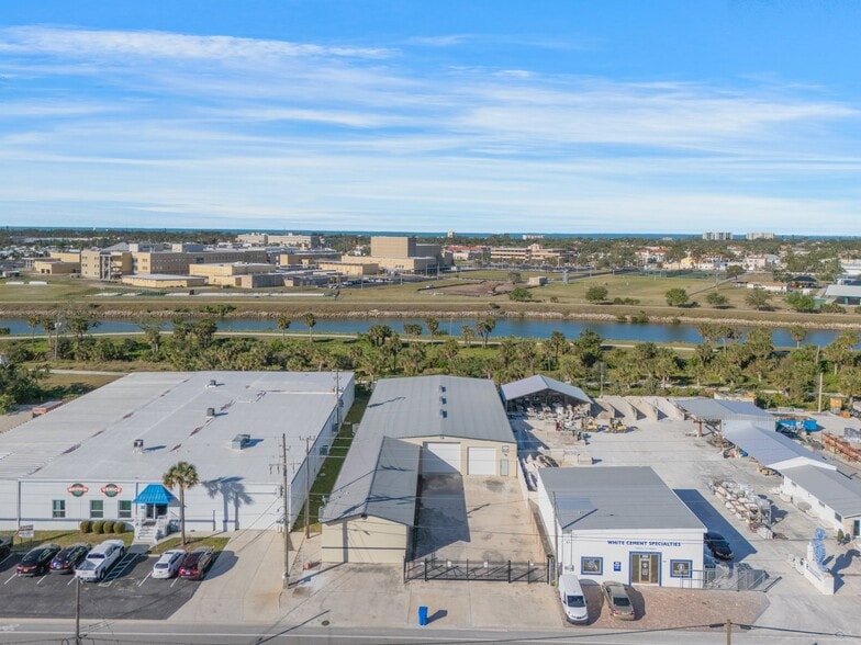 218 Seaboard Ave, Venice, FL for lease - Building Photo - Image 2 of 12