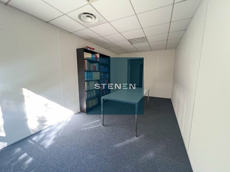 570 Avenue Du Club Hippique, Aix-en-Provence for lease - Building Photo - Image 2 of 4