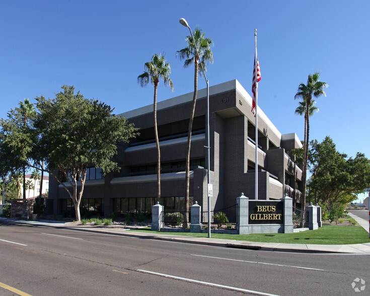 701 N 44th St, Phoenix, AZ for lease - Building Photo - Image 3 of 6