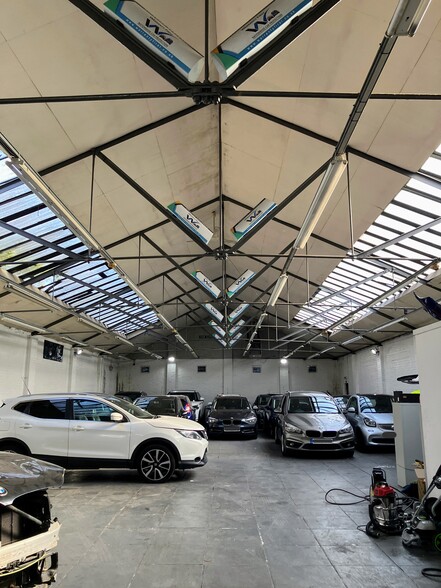 10 Woodside Pl, Wembley for sale - Primary Photo - Image 1 of 1