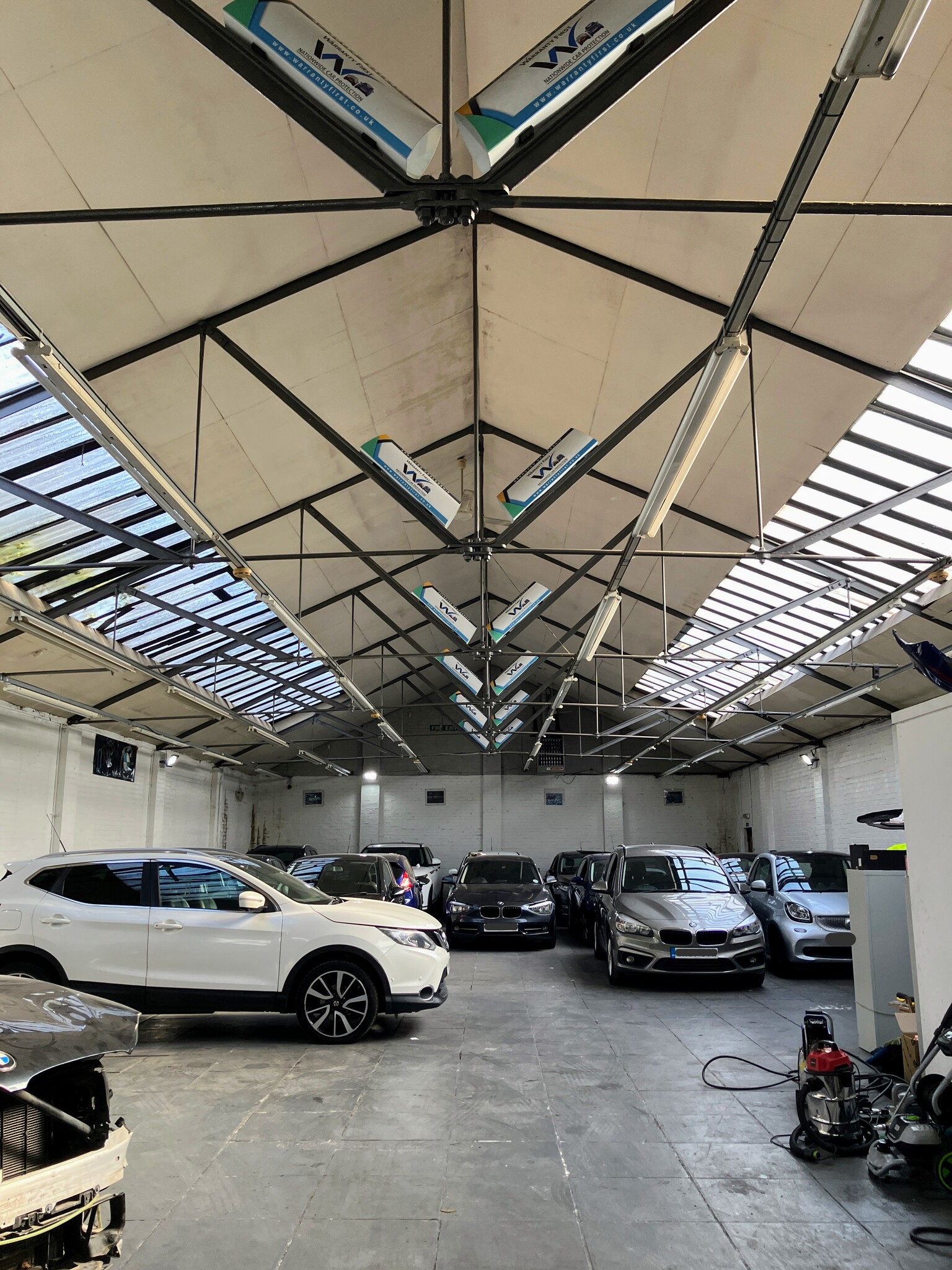 10 Woodside Pl, Wembley à vendre Photo principale- Image 1 de 2