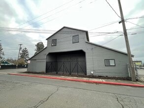 2990 Portland Rd NE, Salem, OR for lease Building Photo- Image 1 of 7