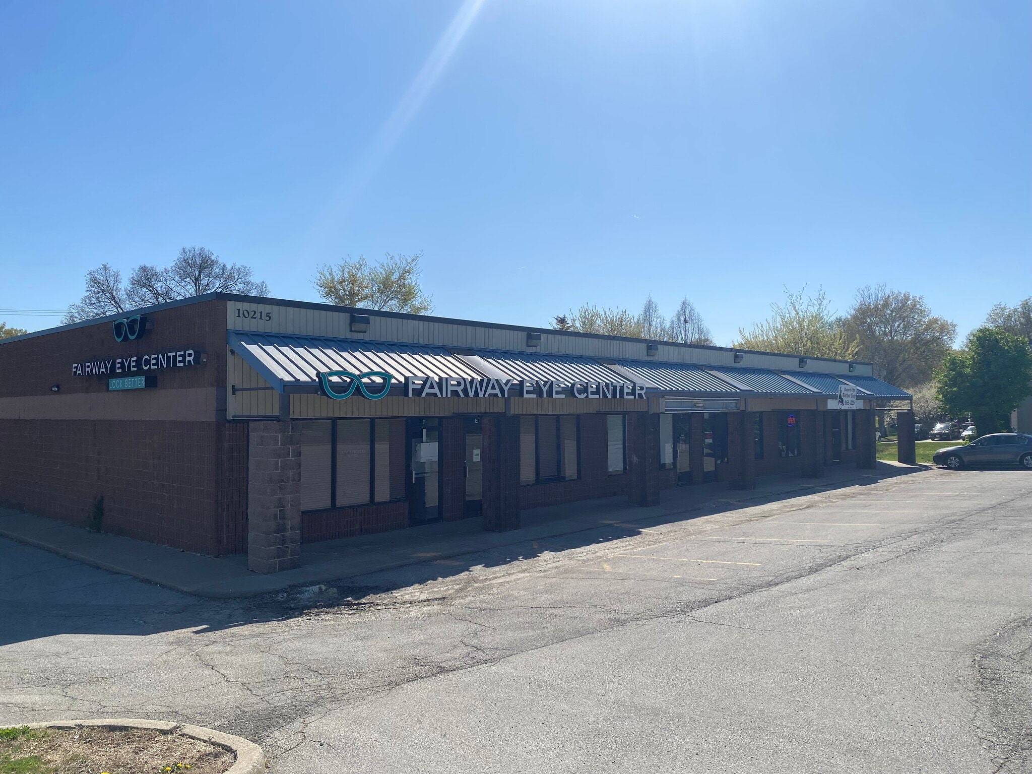 10215 E 350 Hwy, Raytown, MO for lease Building Photo- Image 1 of 15