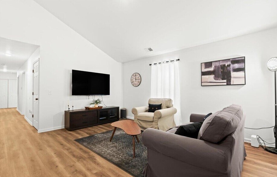 545 Calgary St, Auburn Hills, MI à vendre - Photo intérieure - Image 2 de 5