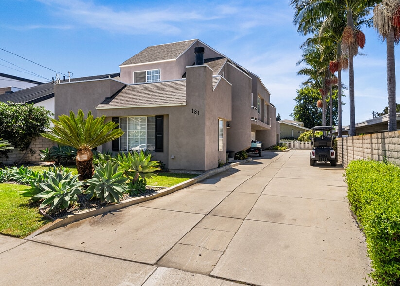 181 Cecil Pl, Costa Mesa, CA à vendre - Photo du bâtiment - Image 2 de 9