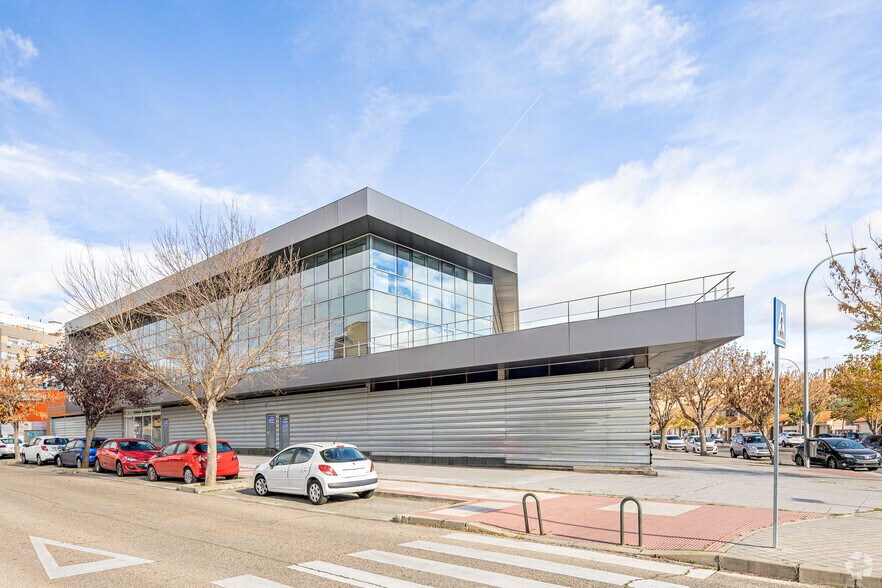 Avenida del Leguario, 49, Parla, Madrid à louer - Photo du bâtiment - Image 3 de 16