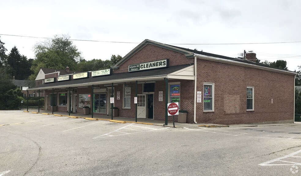 400-428 Germantown Pike, Lafayette Hill, PA à louer - Photo du bâtiment - Image 2 de 2