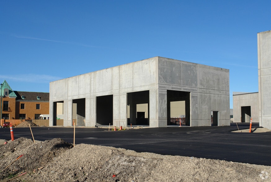 3991 N Freeway Blvd, Sacramento, CA for lease - Building Photo - Image 3 of 11