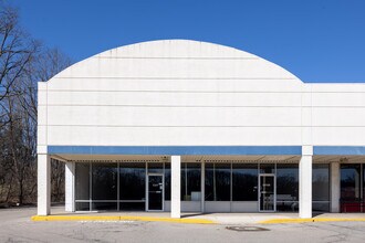 260-300 W Carleton Rd, Hillsdale, MI for lease Building Photo- Image 1 of 2