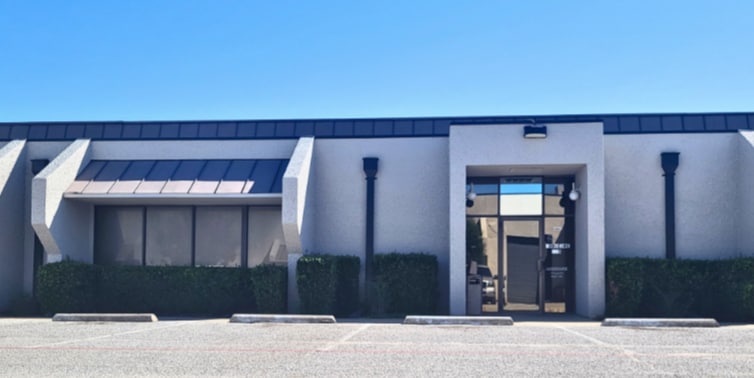 2734 W Kingsley Rd, Garland, TX for lease - Building Photo - Image 2 of 23