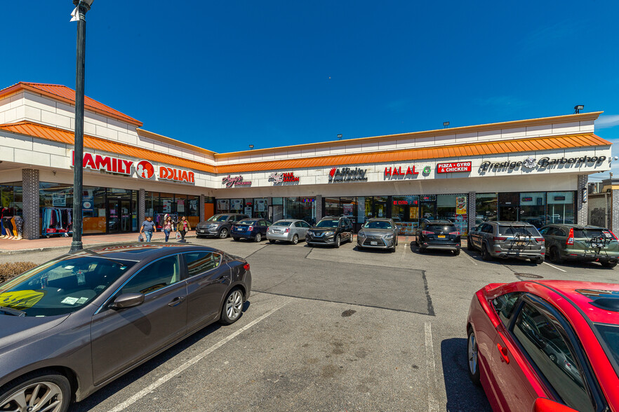 727-759 Suffolk Ave, Brentwood, NY for lease - Building Photo - Image 1 of 9