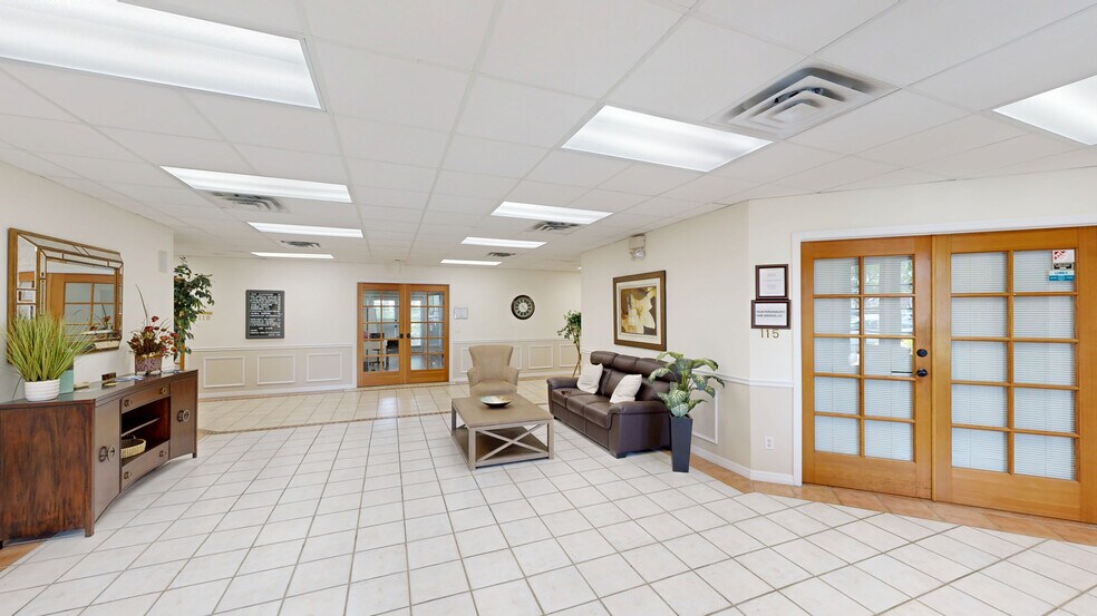 145 NW Central Park Plz, Port Saint Lucie, FL à louer - Numérisation 3D de Matterport - Image 2 de 15