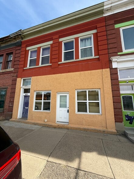 517A N Railway St SE, Medicine Hat, AB for sale - Building Photo - Image 1 of 44