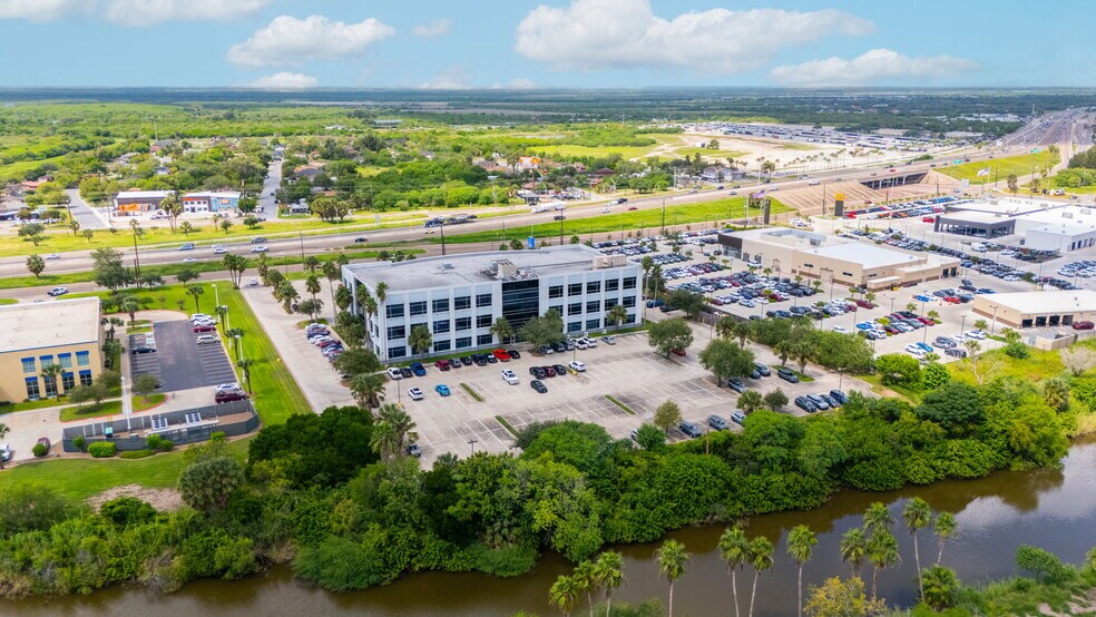 5700 N Exp 77/83, Brownsville, TX à vendre - Photo du bâtiment - Image 3 de 15