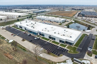 4651-4677 121st St, Urbandale, IA - Aérien  Vue de la carte - Image1