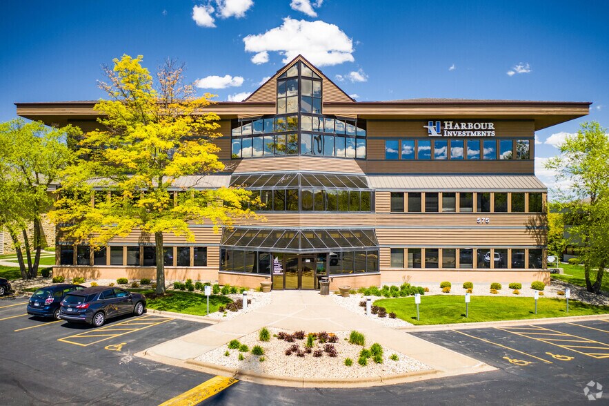 575 D'Onofrio Dr, Madison, WI for sale - Building Photo - Image 3 of 4