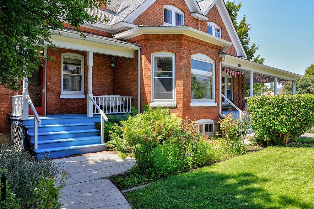 139 SW I St, Grants Pass, OR à vendre Photo principale- Image 1 de 60