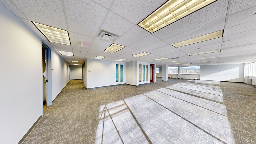 Value-Add Airport Office Park portefeuille de 5 propriétés à vendre sur LoopNet.ca - Numérisation 3D de Matterport - Image 3 de 34