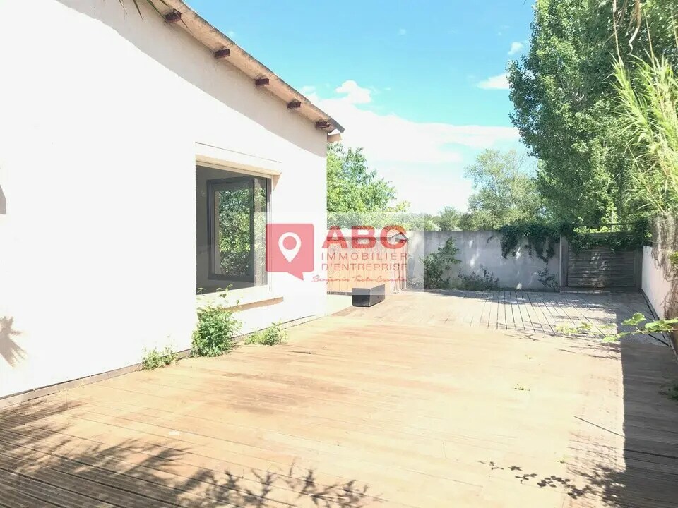 Office in Lattes for lease Building Photo- Image 1 of 7