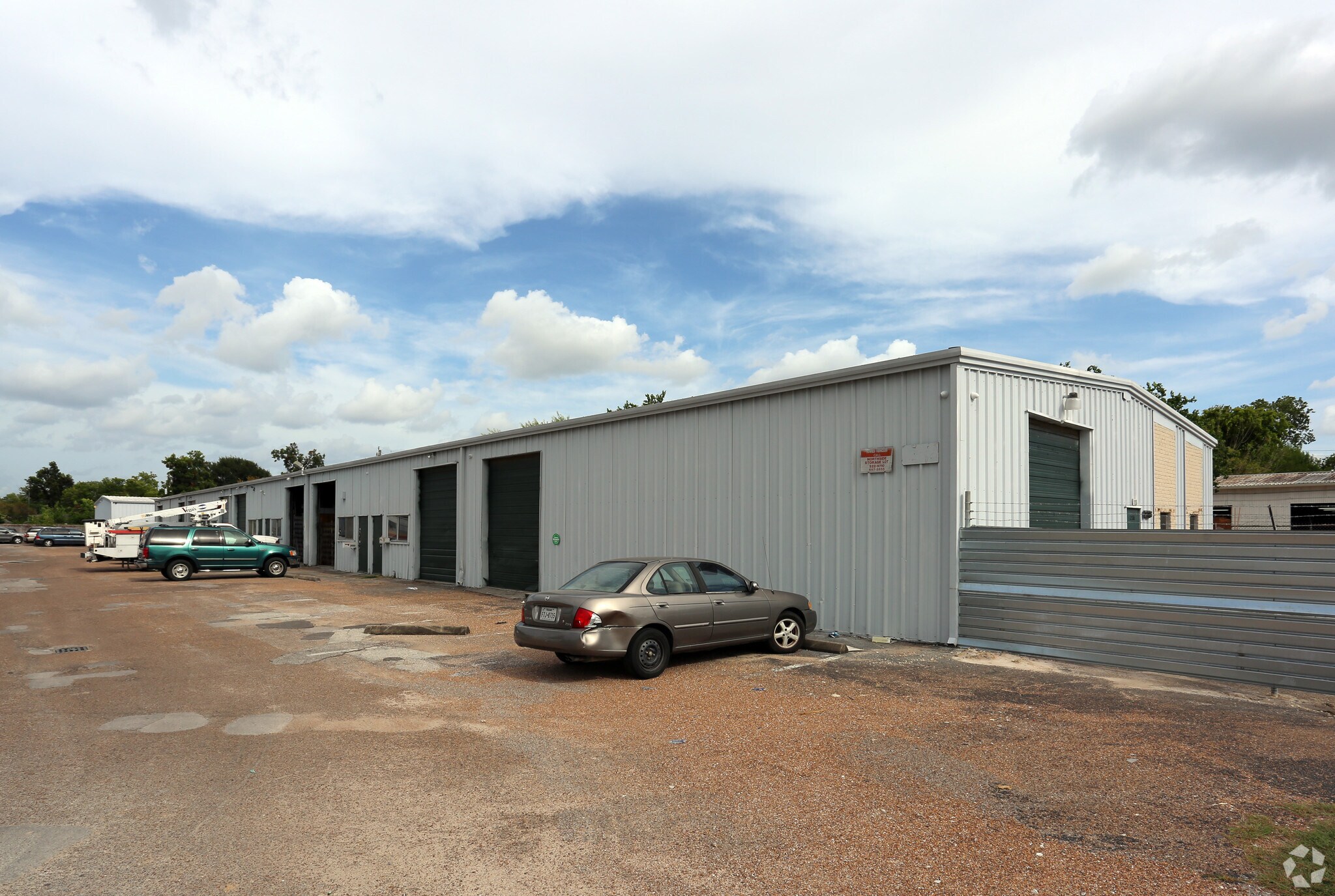 7752 Hammerly Blvd, Houston, TX for lease Primary Photo- Image 1 of 8